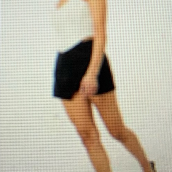 Jupe short en parfait état - Picture 1 of 3